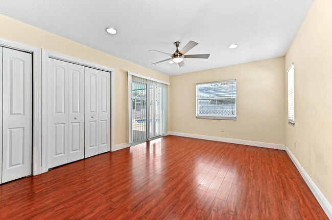 Building Photo - 10332 Dorchester Dr