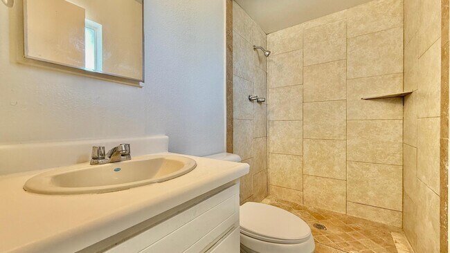 Building Photo - 12602 N 21st Ave