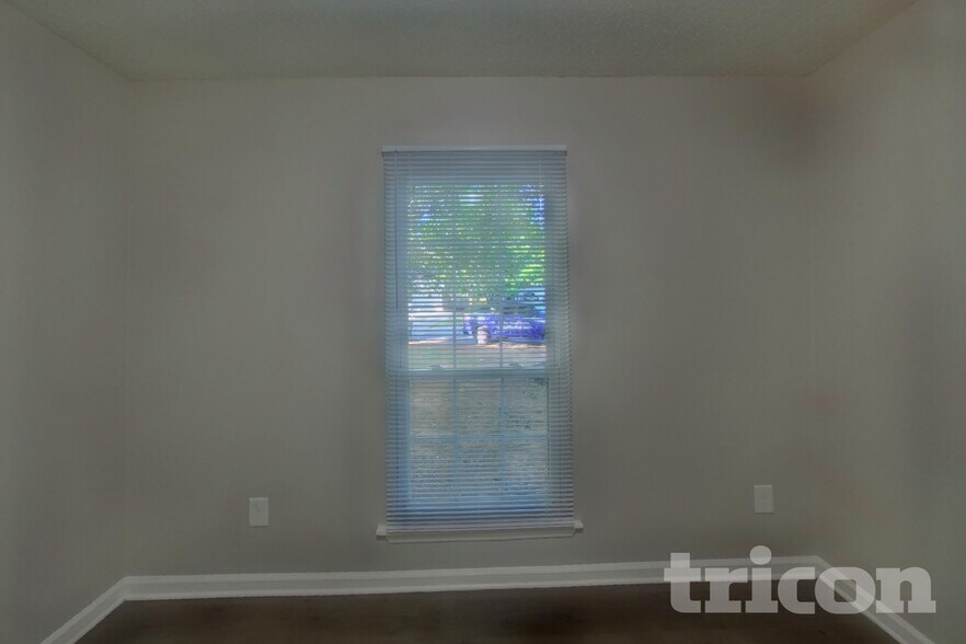 Building Photo - 10334 Creswell Ct