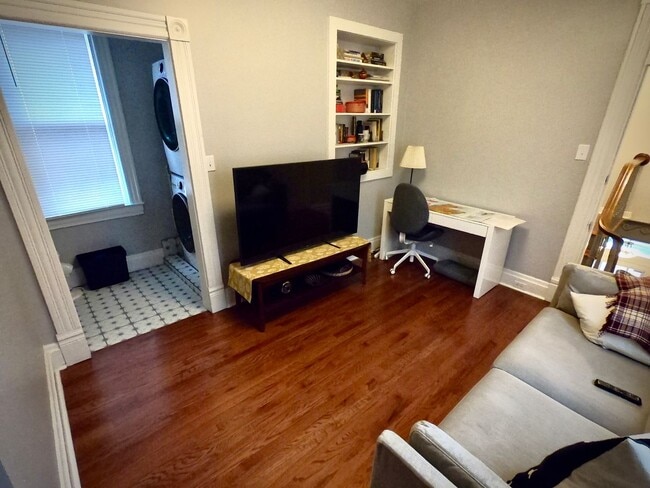 Building Photo - 5815-17 Holden St