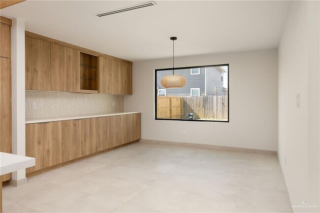 Building Photo - 24 Zenker Ave