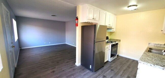 Building Photo - 252 A St