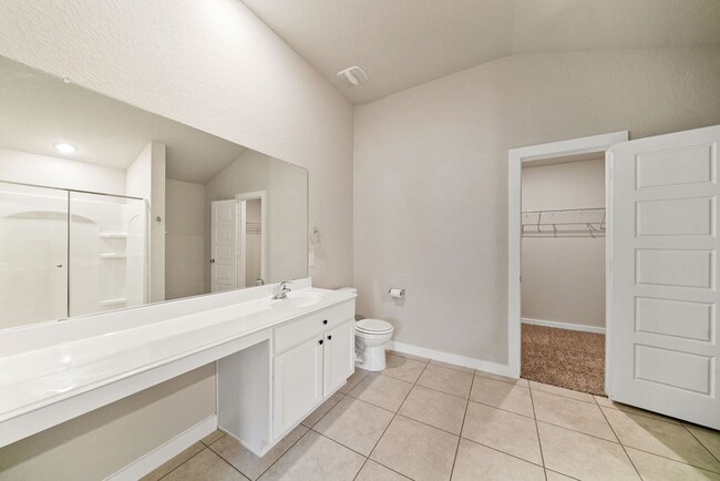 Building Photo - 3 Bedroom/2 Bath Escalera Subdivision