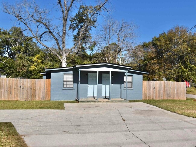 Primary Photo - 722 W 6th Ave