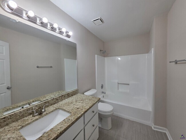 Building Photo - 501 Fieldstone Rd