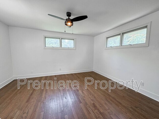 Building Photo - 7301 Mercier St