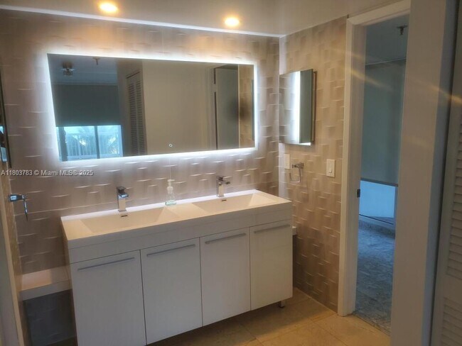 Building Photo - 9341 Collins Ave