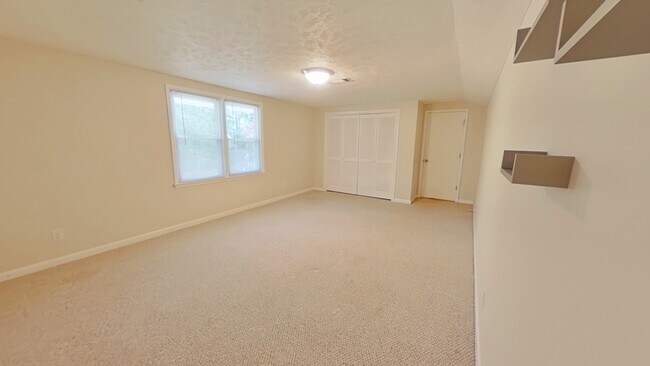 Building Photo - 3314 Jura Dr
