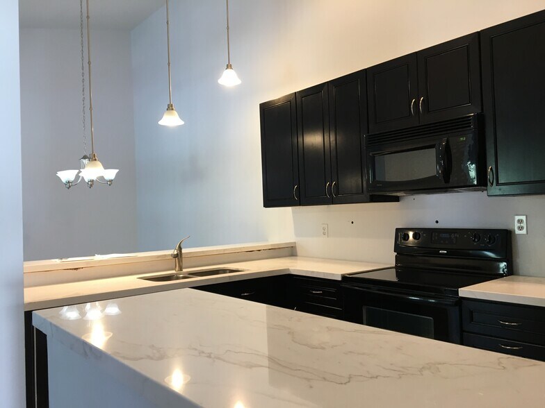 Building Photo - 6495 Chasewood Dr