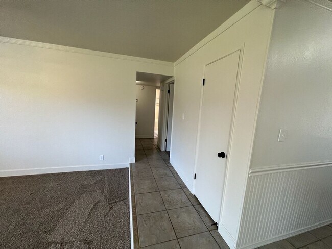 Building Photo - 1536 Sheldon Dr