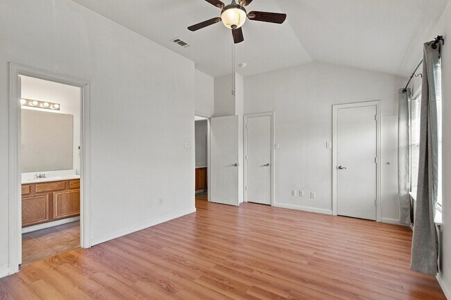 Building Photo - 616 Mustang Ct