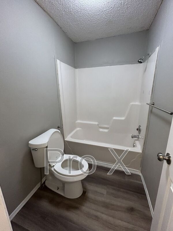 Building Photo - 106 W Hudson St