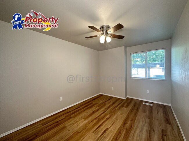 Building Photo - 4876 W Blodgett Ln