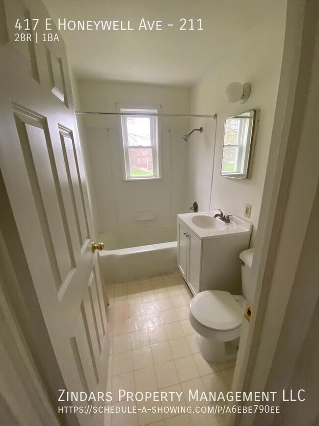 Building Photo - 417 E Honeywell Ave