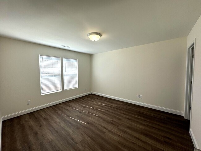 Building Photo - ~~ "Brand New" 3-bedroom 2 bath home in Bu...