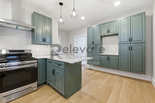 Building Photo - 3100 1st Ave