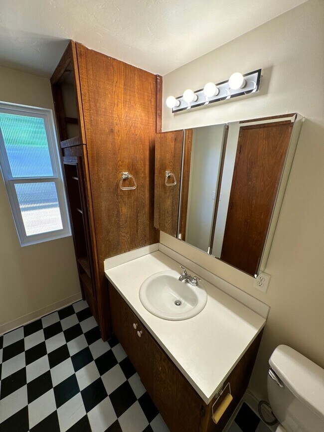Building Photo - Terrific 3 Bedroom, 2 Bathroom in South Eugene