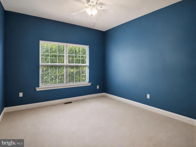Building Photo - 23017 Holloway Ct