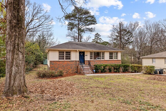 Building Photo - 1321 5 Mile Rd