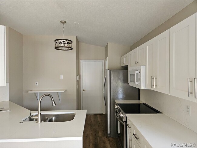 Building Photo - 2137 N Brentwood Cir