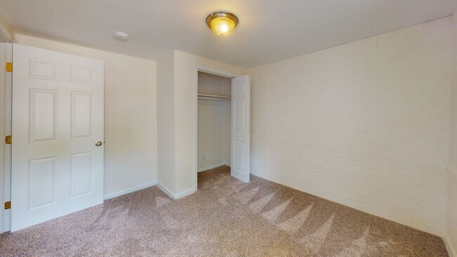 Building Photo - 19437 Brassie Pl