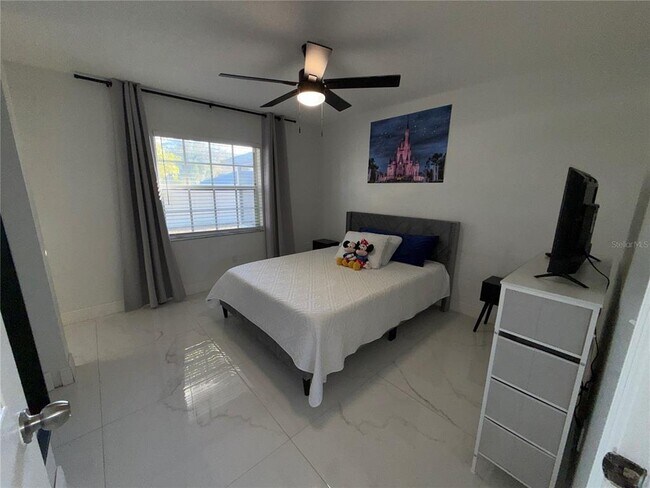 Building Photo - 801 North Blvd W