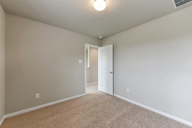 Building Photo - 3842 Sugardale St