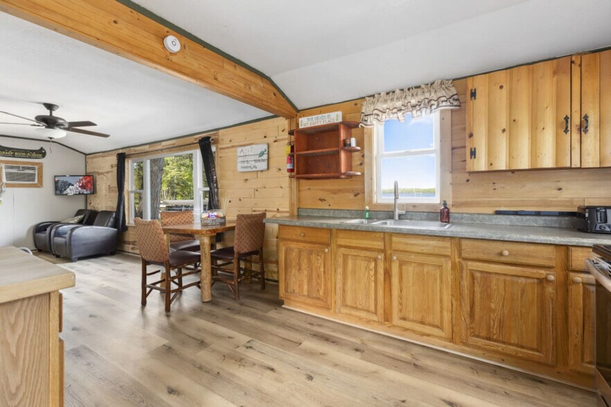 Building Photo - 40552 Mary Lake Rd