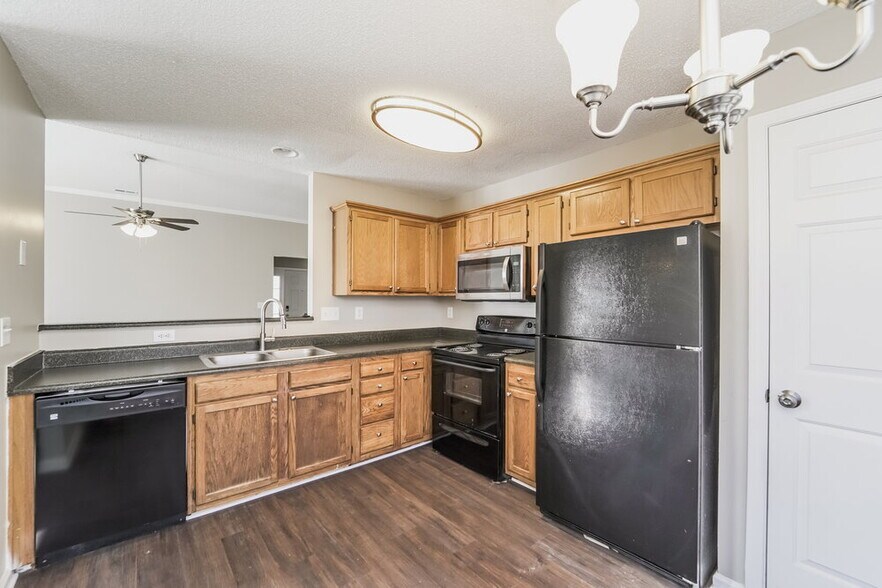 Building Photo - 11718 Long Forest Dr