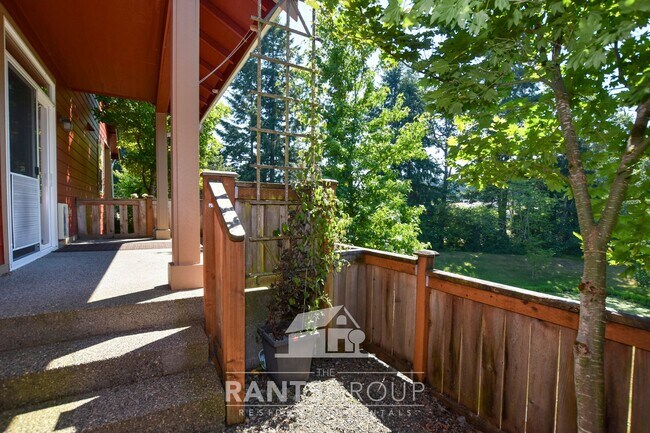 Building Photo - Beautiful Home in Hawks Prairie