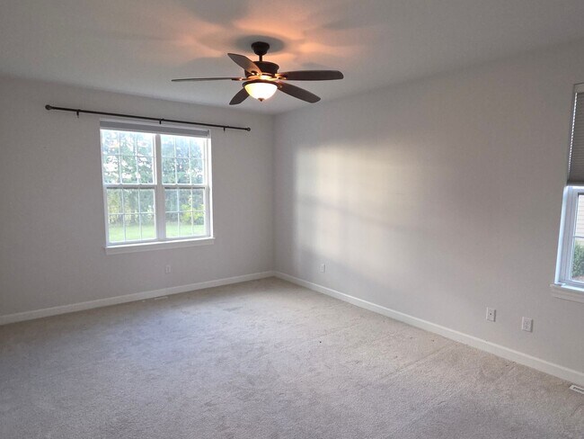 Building Photo - W239N3743 River Birch Ct