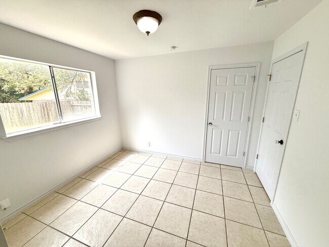 Building Photo - MUST SEE! AVAILABLE NOW! UNIQUE 4 Bedroom/...