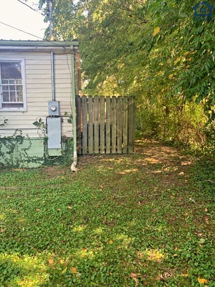 Building Photo - 3015 Sunset Ave