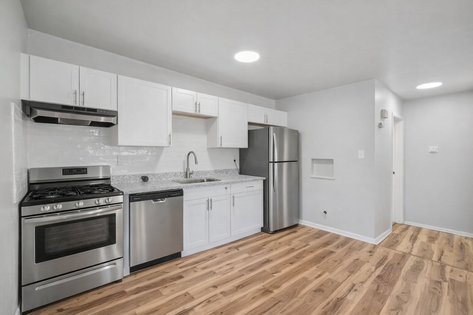 Building Photo - 319-321 E Brookside St