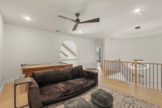 Building Photo - 2217 Zaid Wy