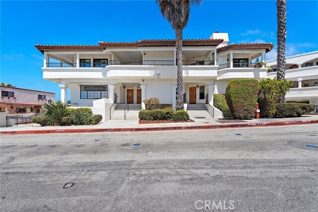 Building Photo - 210 Avenida Montalvo