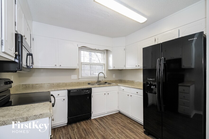 Building Photo - 1923 Greenstone Pl