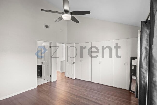 Building Photo - 37789 Essanay Pl