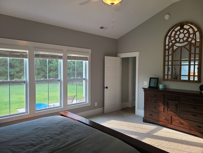 Building Photo - Gorgeous 4 Bedroom, 2.5 bath in Summerhouse community - Holly Ridge