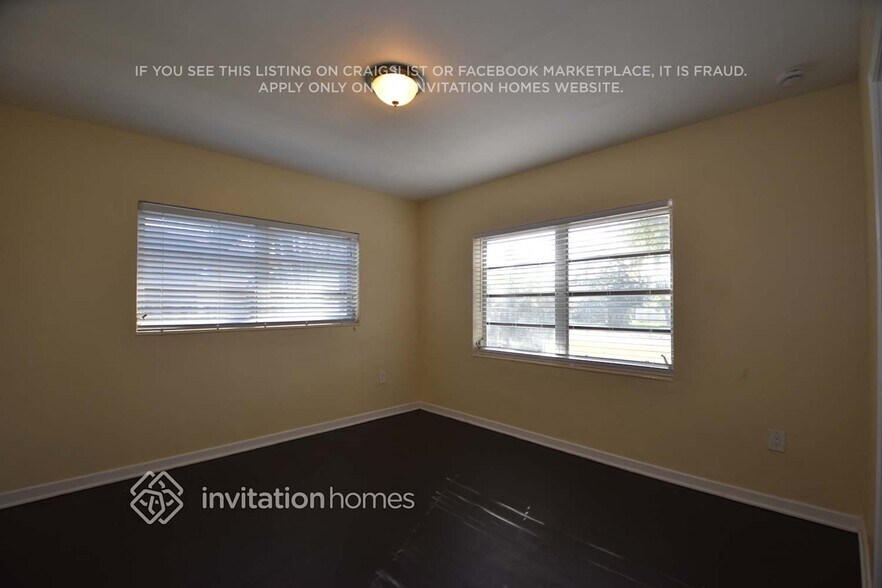 Building Photo - 245 NW 124th St