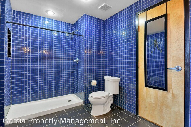 Building Photo - 1 br, 1 bath House - 2034 Lucas #408