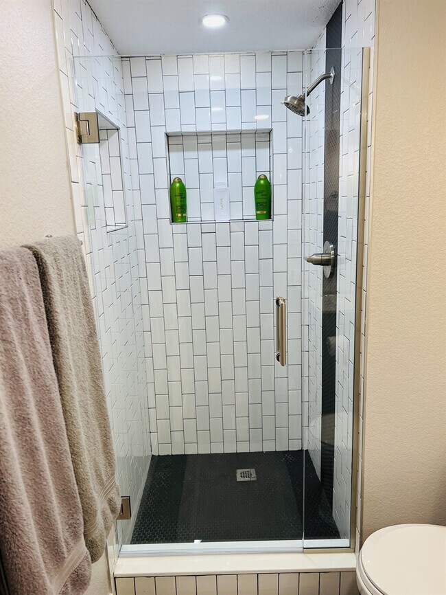 Building Photo - 3112 Rock Creek Dr