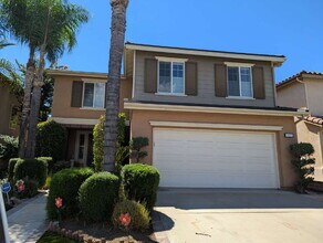 Building Photo - Spacious north Pomona property