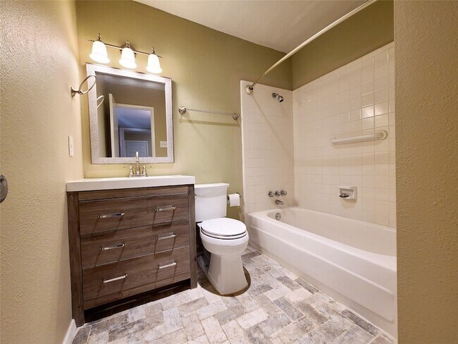 Building Photo - 4130 Santa Barbara Dr
