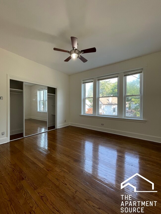 Building Photo - 1544 W Birchwood Ave