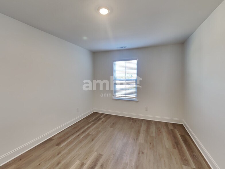 Building Photo - 300 Sawyer Jackson Dr