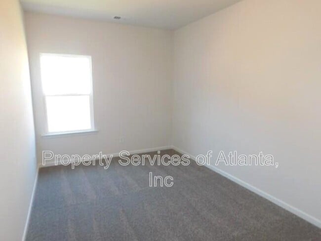 Building Photo - 246 Dupont Dr