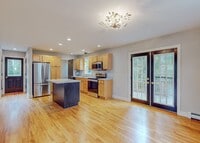 Building Photo - Charming 3BR/ 1.5BA South Portland Residence