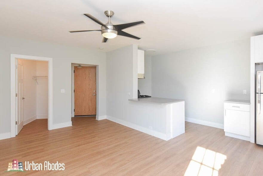 Building Photo - 730 Judson Ave