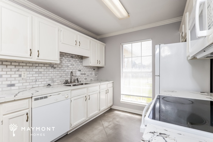 Building Photo - 102 Red Oak Cove
